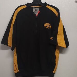 Men,s Hawkeyes size M short sleeve shirt/Jacket.